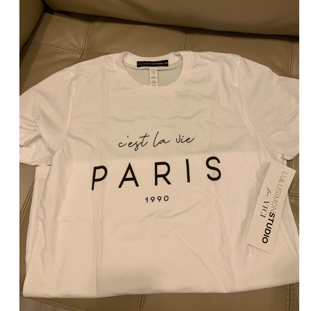 Vici Tee